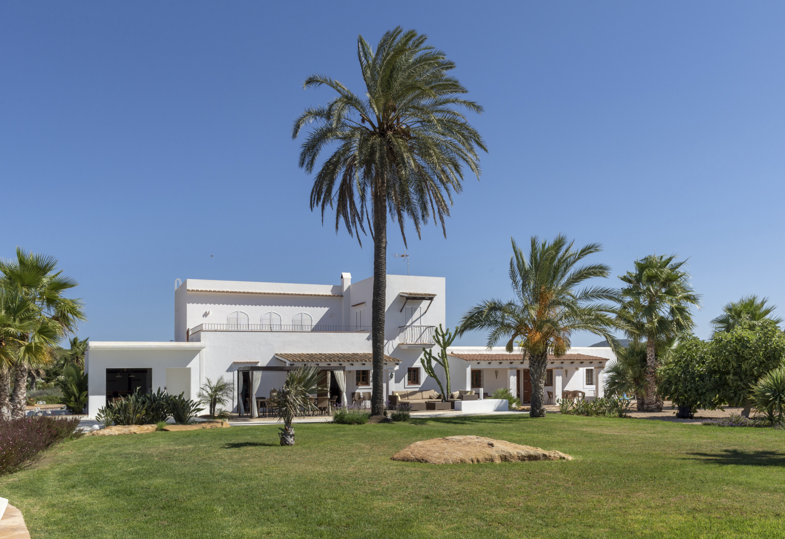 resa estates ibiza for rent villa santa eulalia 2021 can cosmi family house private pool .jpg